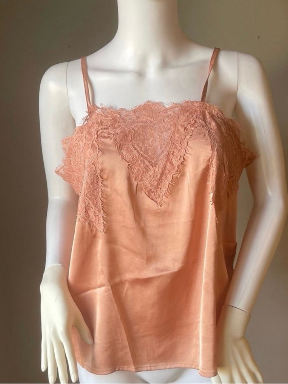 SHEIN curve 1XL for size 14
Plus Contrast Eyelash Lace Panel Satin Cami Top
New